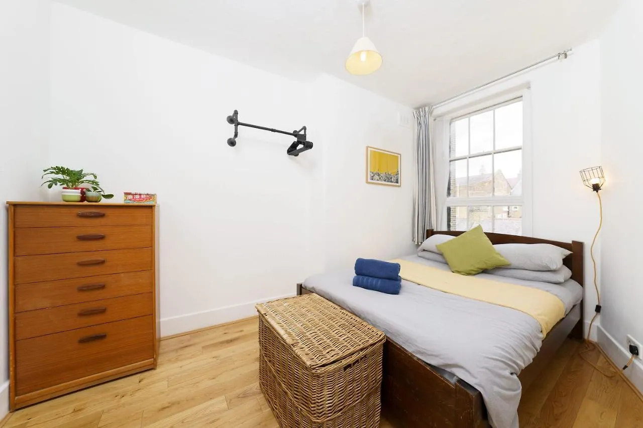 Appartement 50 Meters To The Metro à Londres 0*,