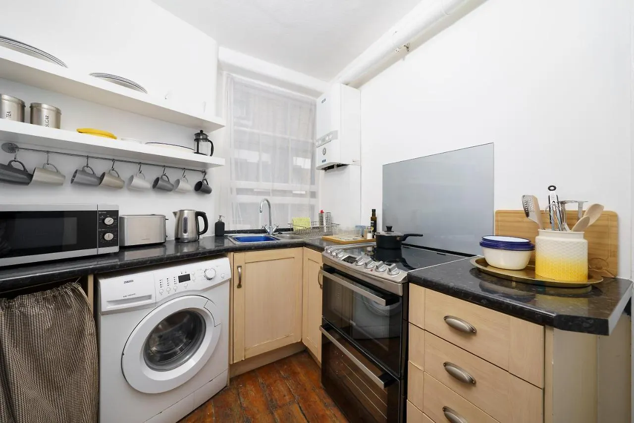 Appartement 50 Meters To The Metro à Londres